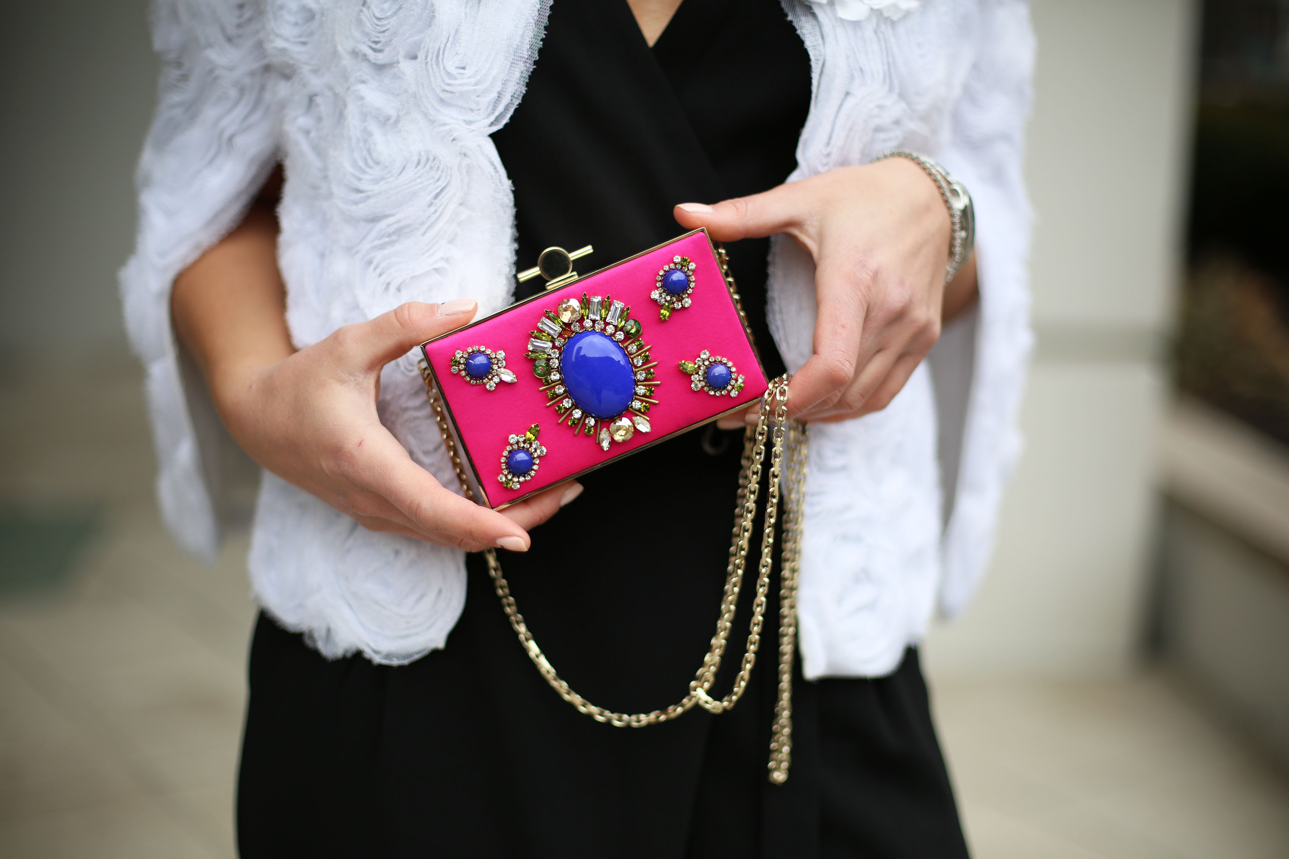 hot-pink-clutch-wedding-guest-outfit-inspo-box-clutch