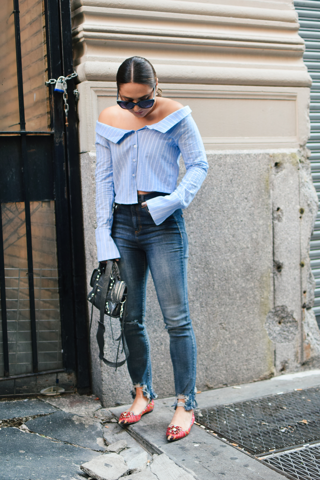 tobi-off-shoulder-striped-top-jeans-casual-outfit