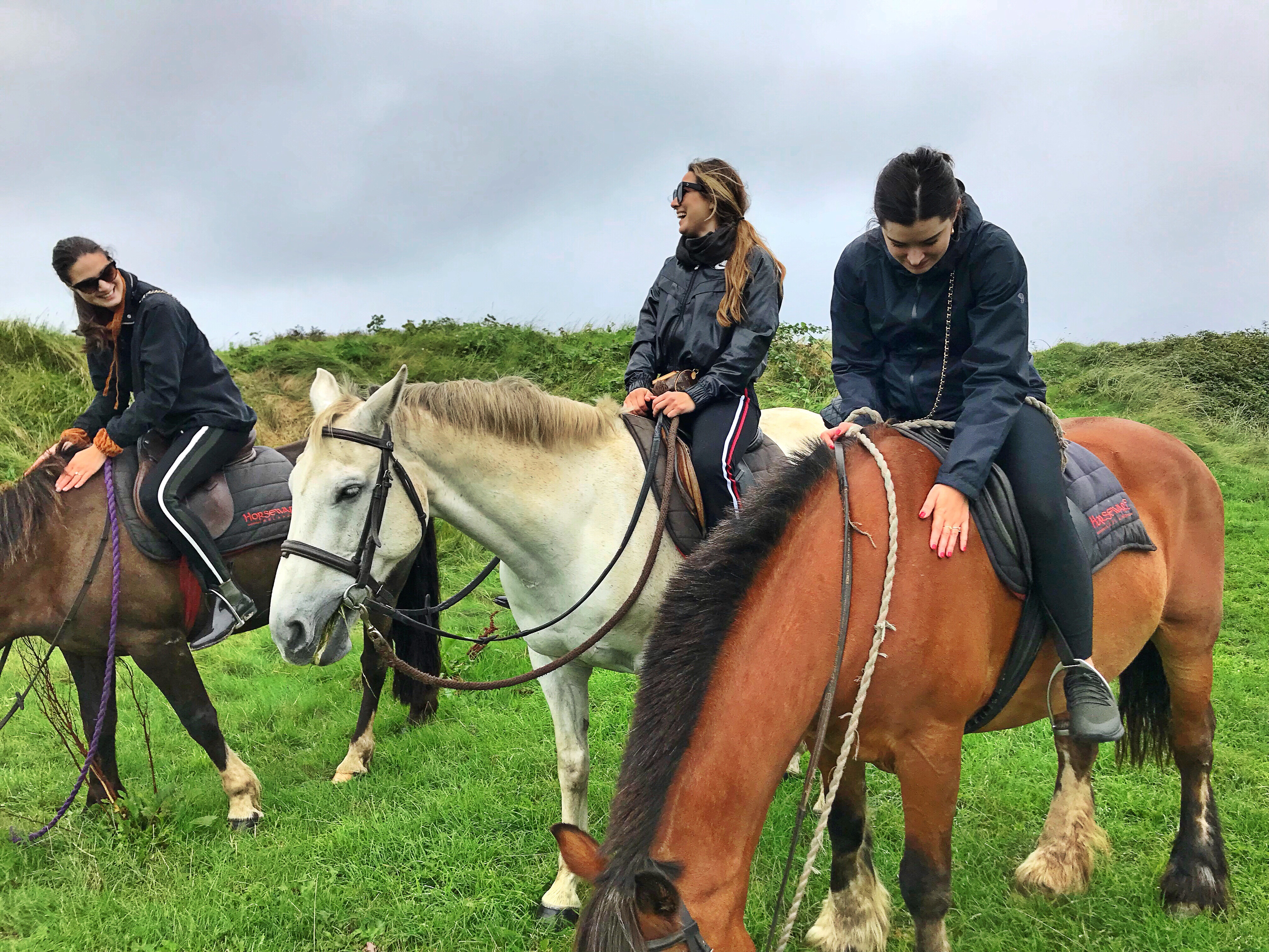 trump-hotel-doonbeg-horses-horseback-riding-beach