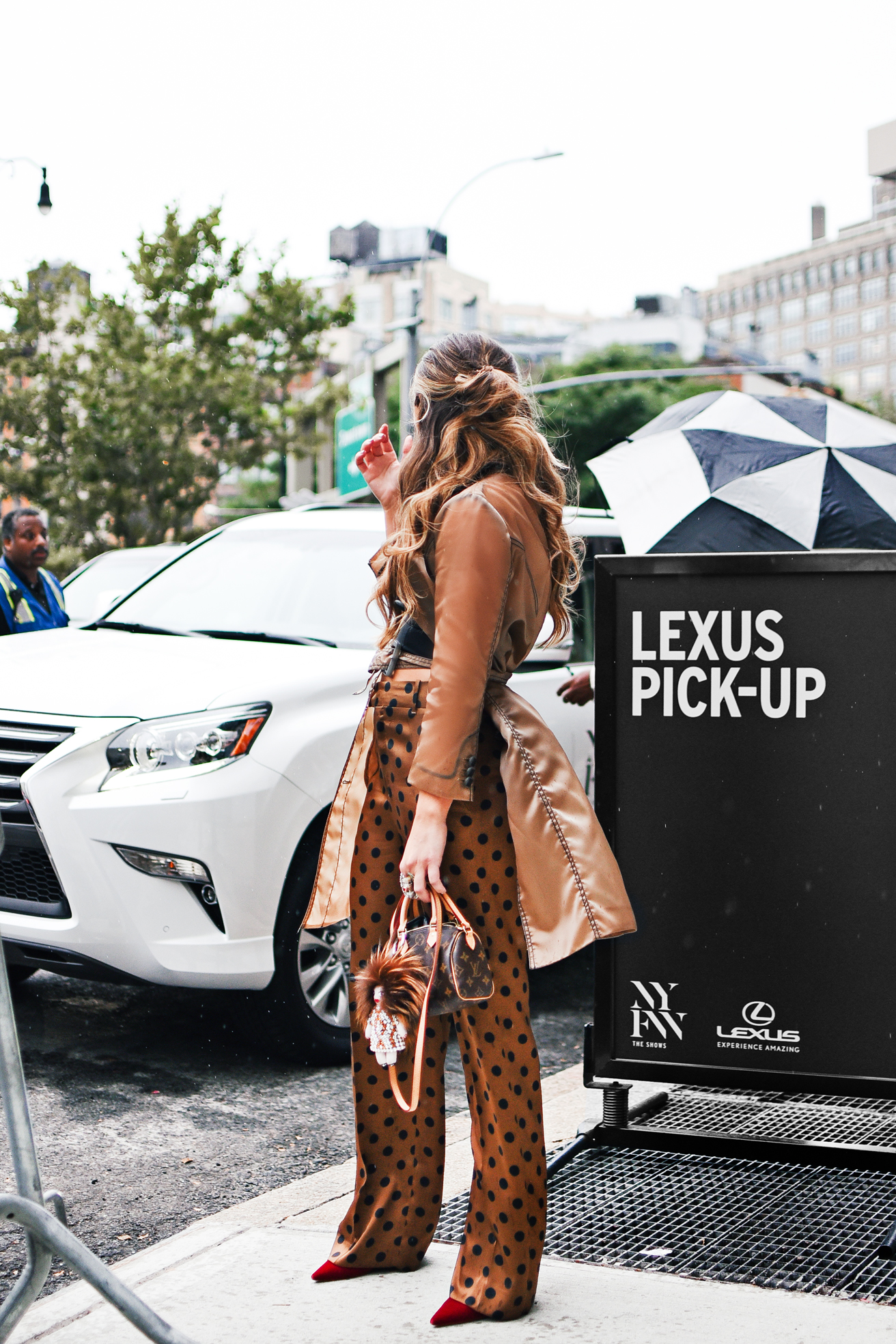 new-york-fashion-week-nyfw-street-style-looks-outfits-runway