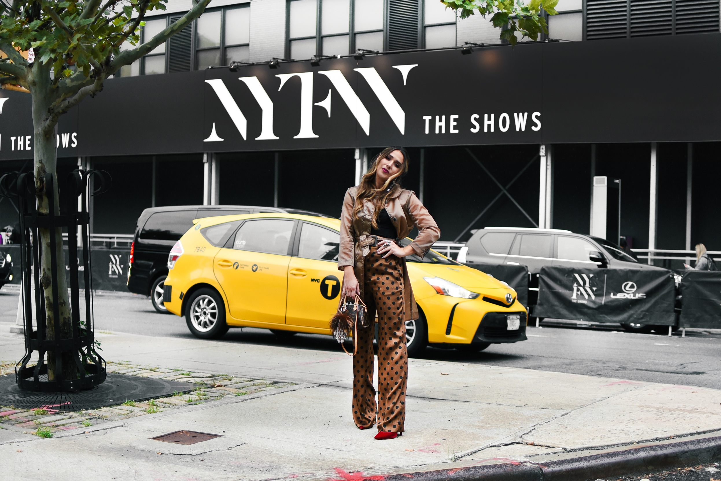 new-york-fashion-week-nyfw-street-style-looks-outfits-runway