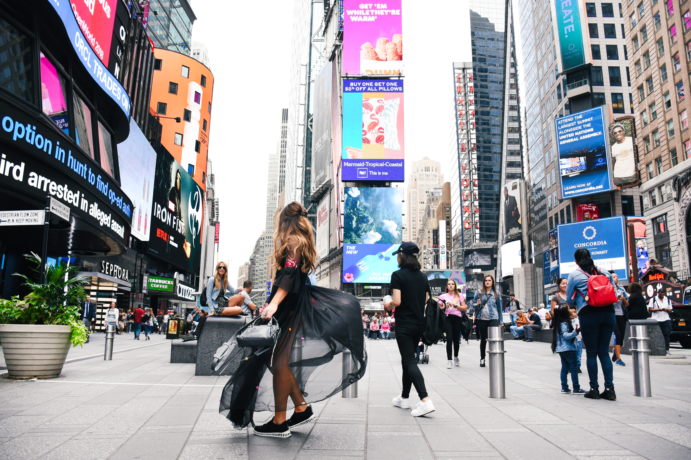 new-york-fashion-week-nyfw-street-style-looks-outfits-runway