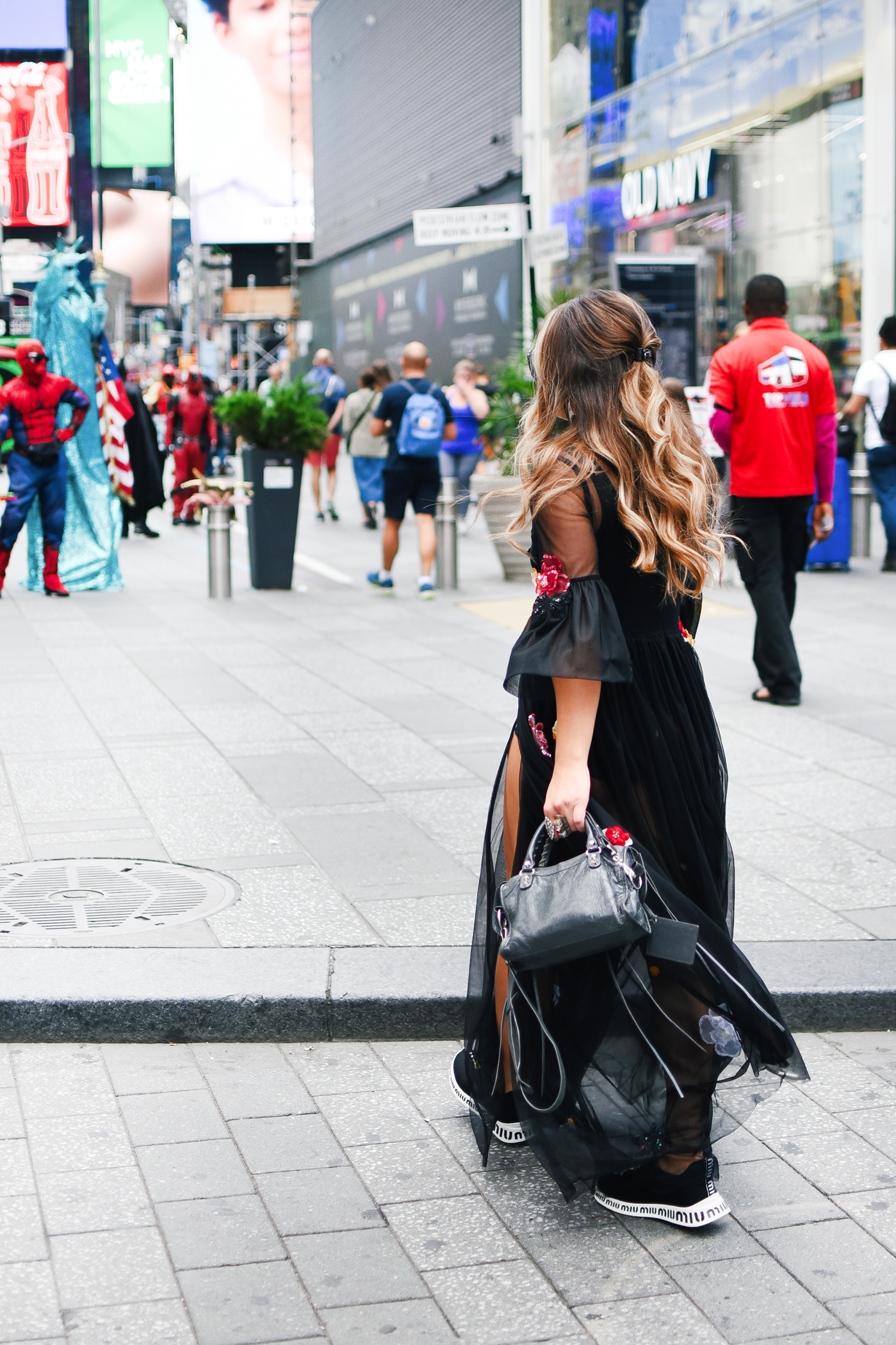 new-york-fashion-week-nyfw-street-style-looks-outfits-runway