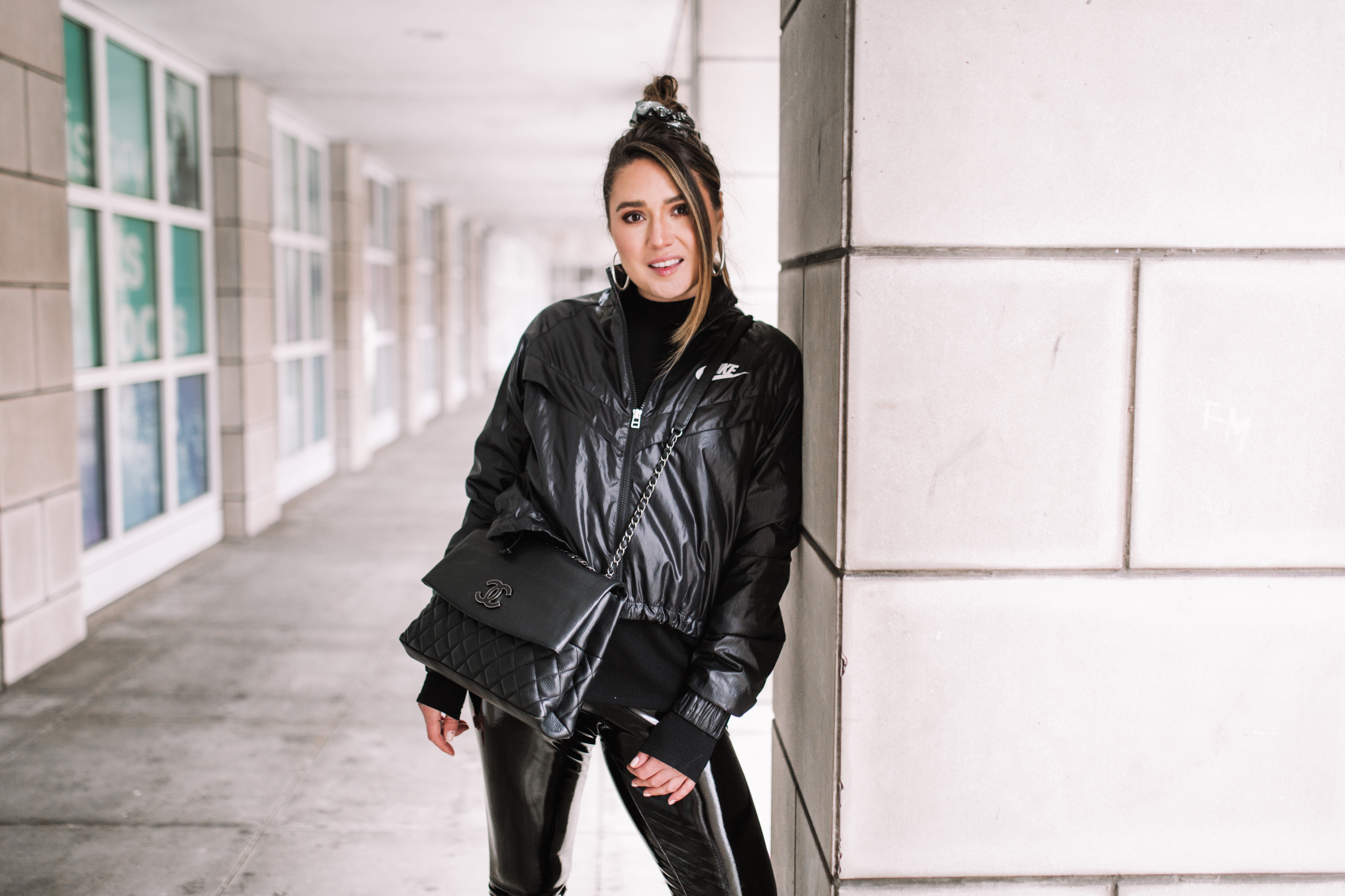 cool-girl-nike-outfit-commando-patenet-leather-legging-combat-boot-all-black-layers-nike-windbreaker