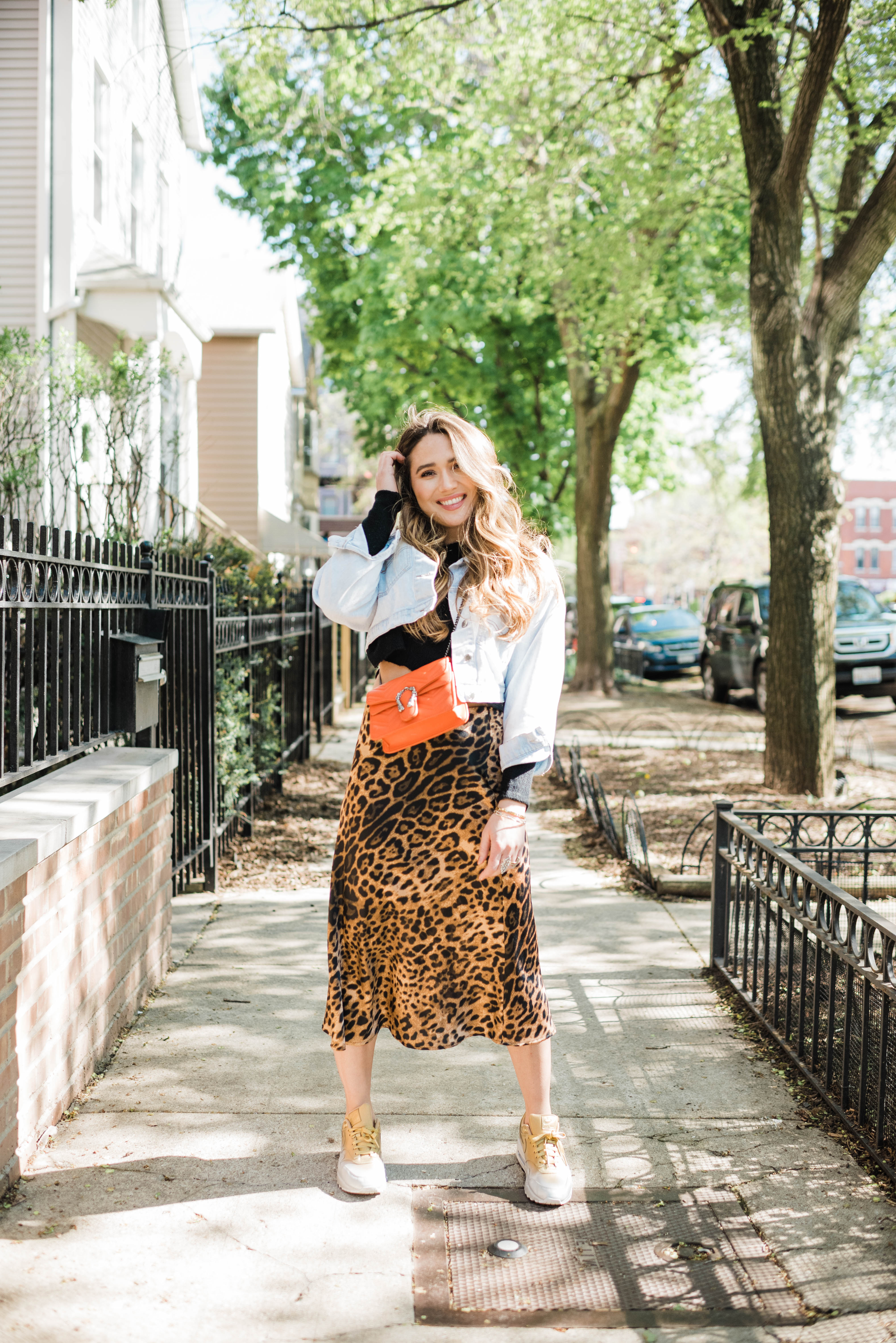 cheetah-skirt-nike-sneakers-jean-jacket-casual-cool-street-style-look