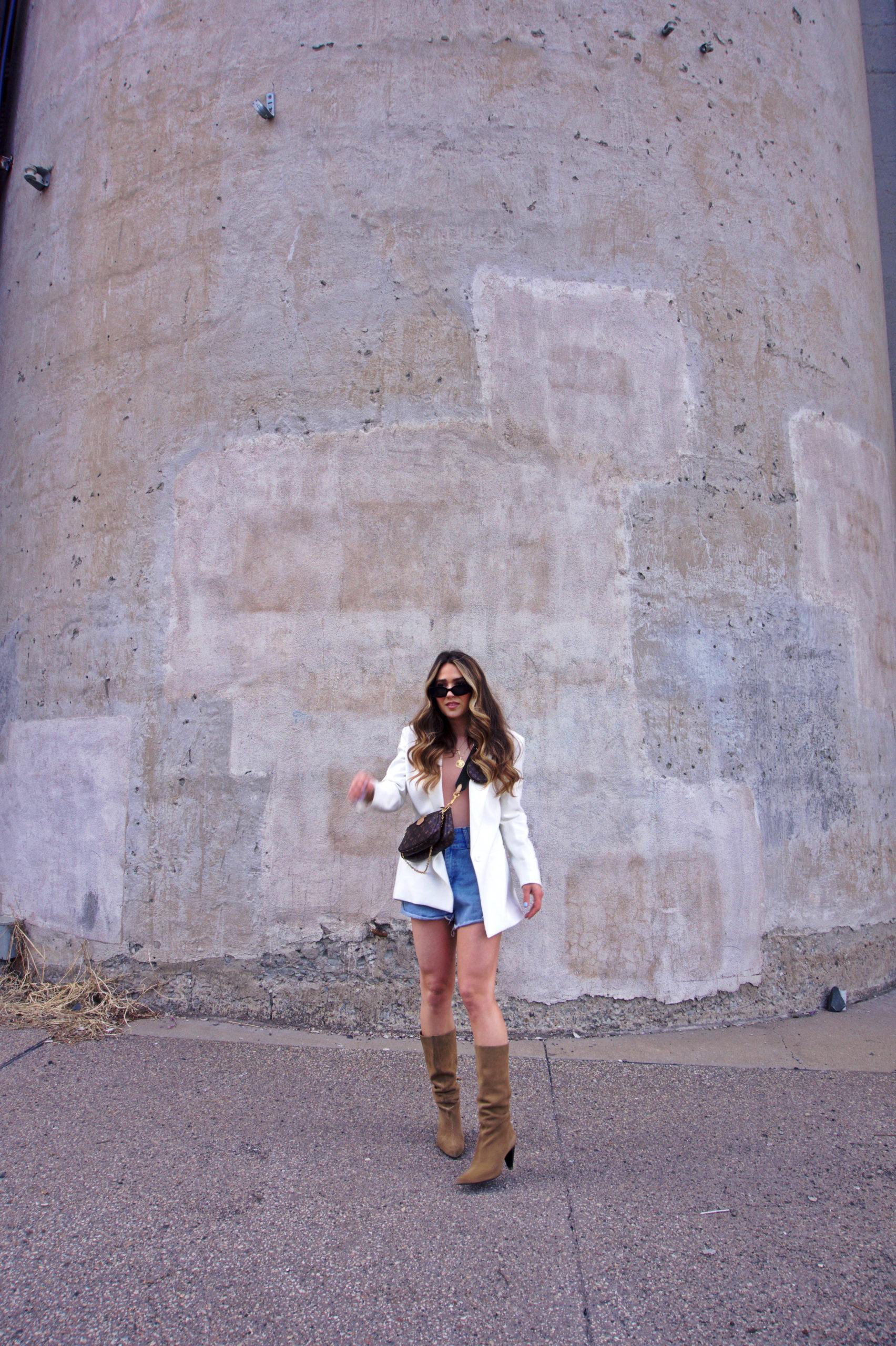 white-blazer-jean-shorts-light-wash-jeans-outfit-2-ways-to-style-cute-outfit-inspo