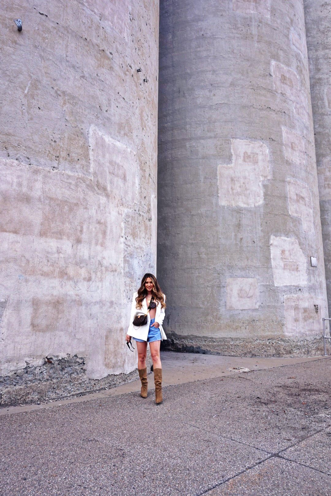 white-blazer-jean-shorts-light-wash-jeans-outfit-2-ways-to-style-cute-outfit-inspo