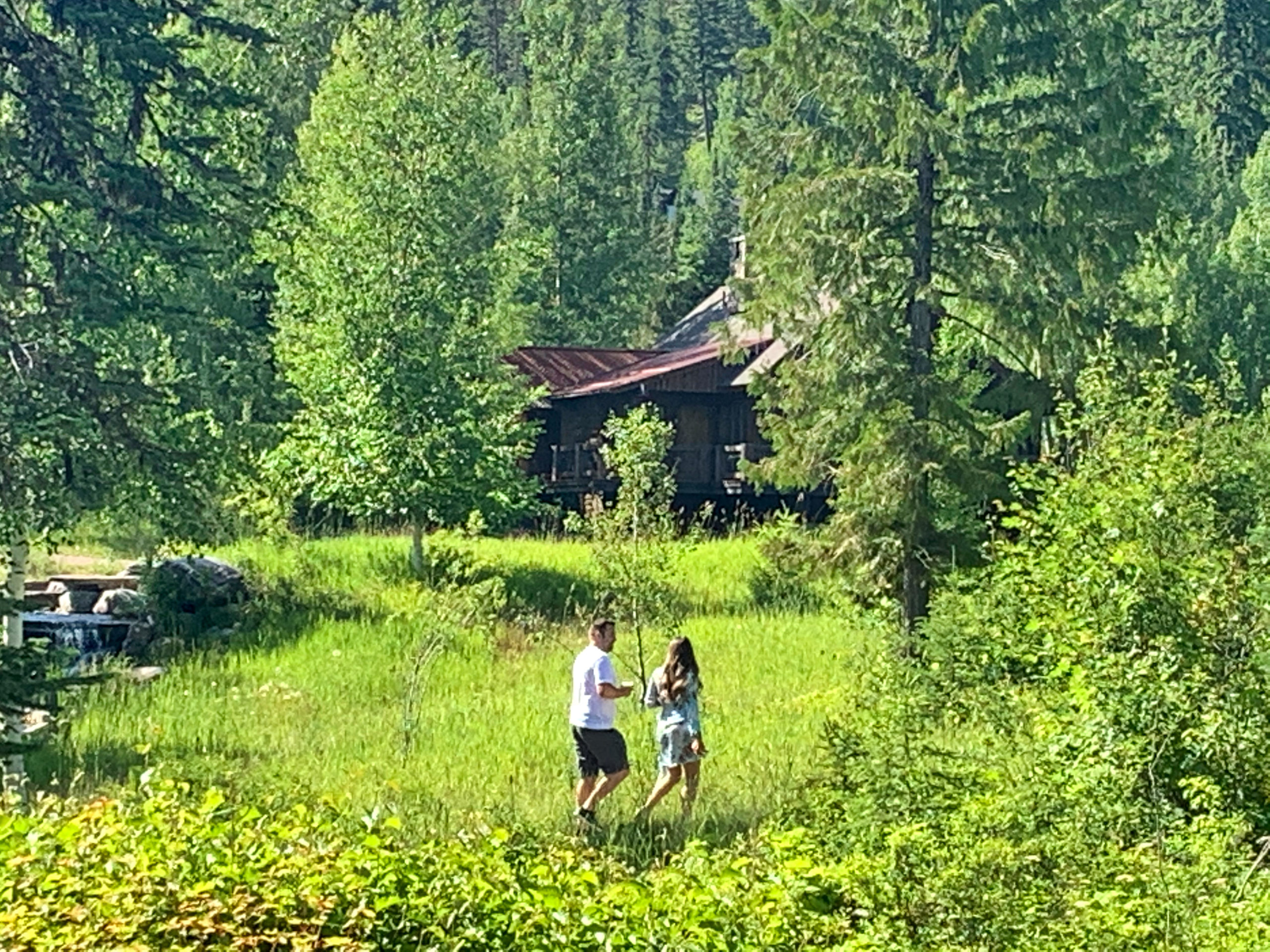 montana-glacier-mountain-avalanche-lake-boy-girl-engagement-nature-beautiful