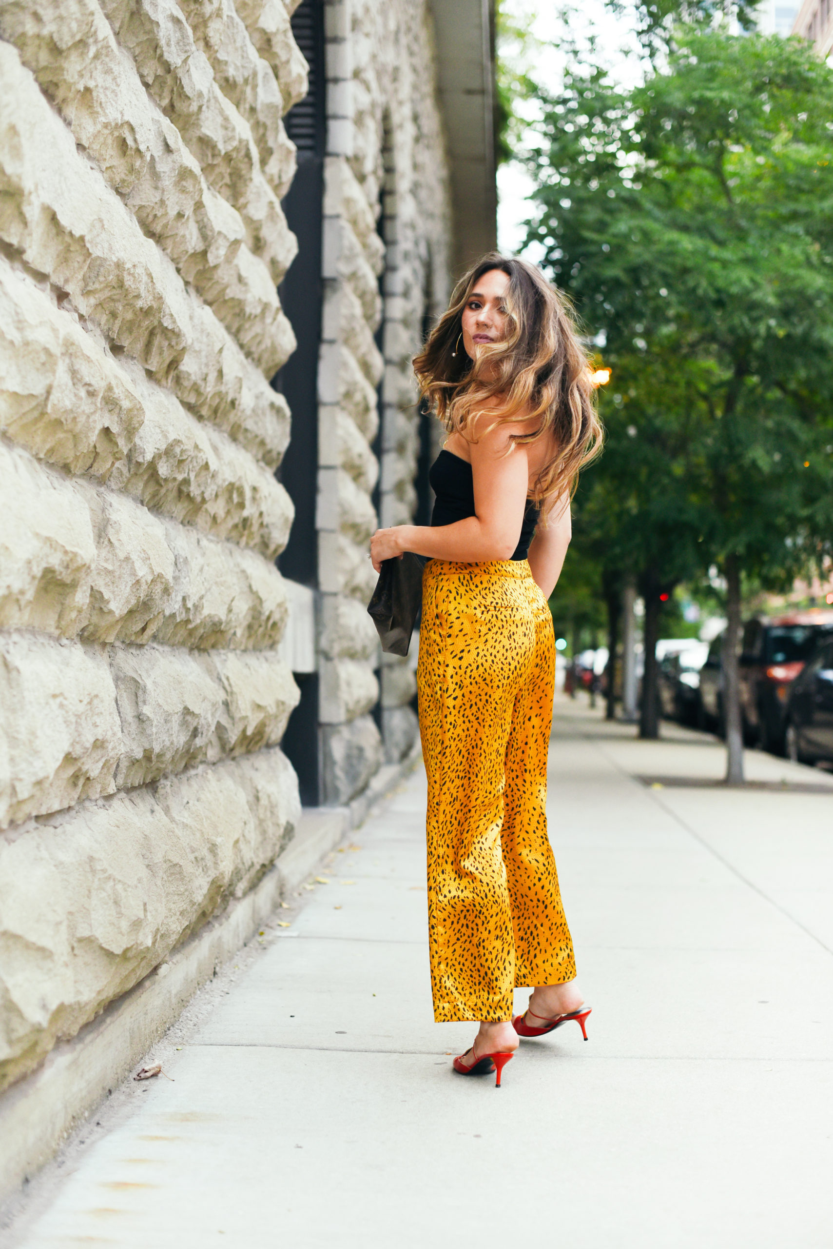 end-of-summer-outfit-silky-cheetah-pants-tube-top-streetstyle-fun-colors-girl-fashion