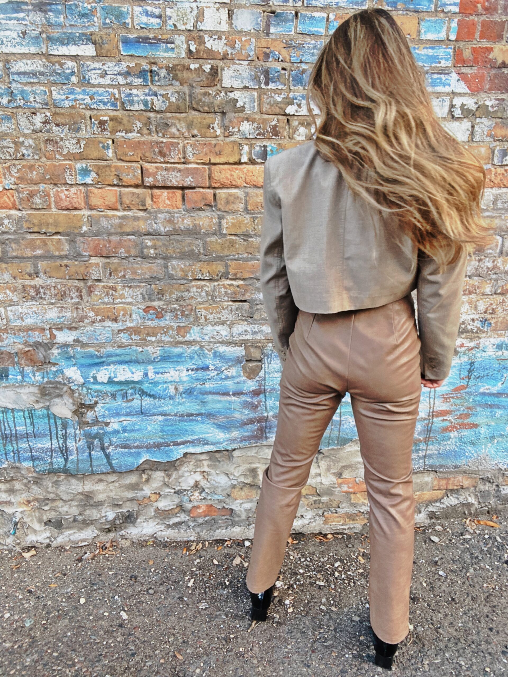 Your Guide to Fall Fashion - The Daileigh  Leather pants outfit, Outfits,  Monochromatic fashion