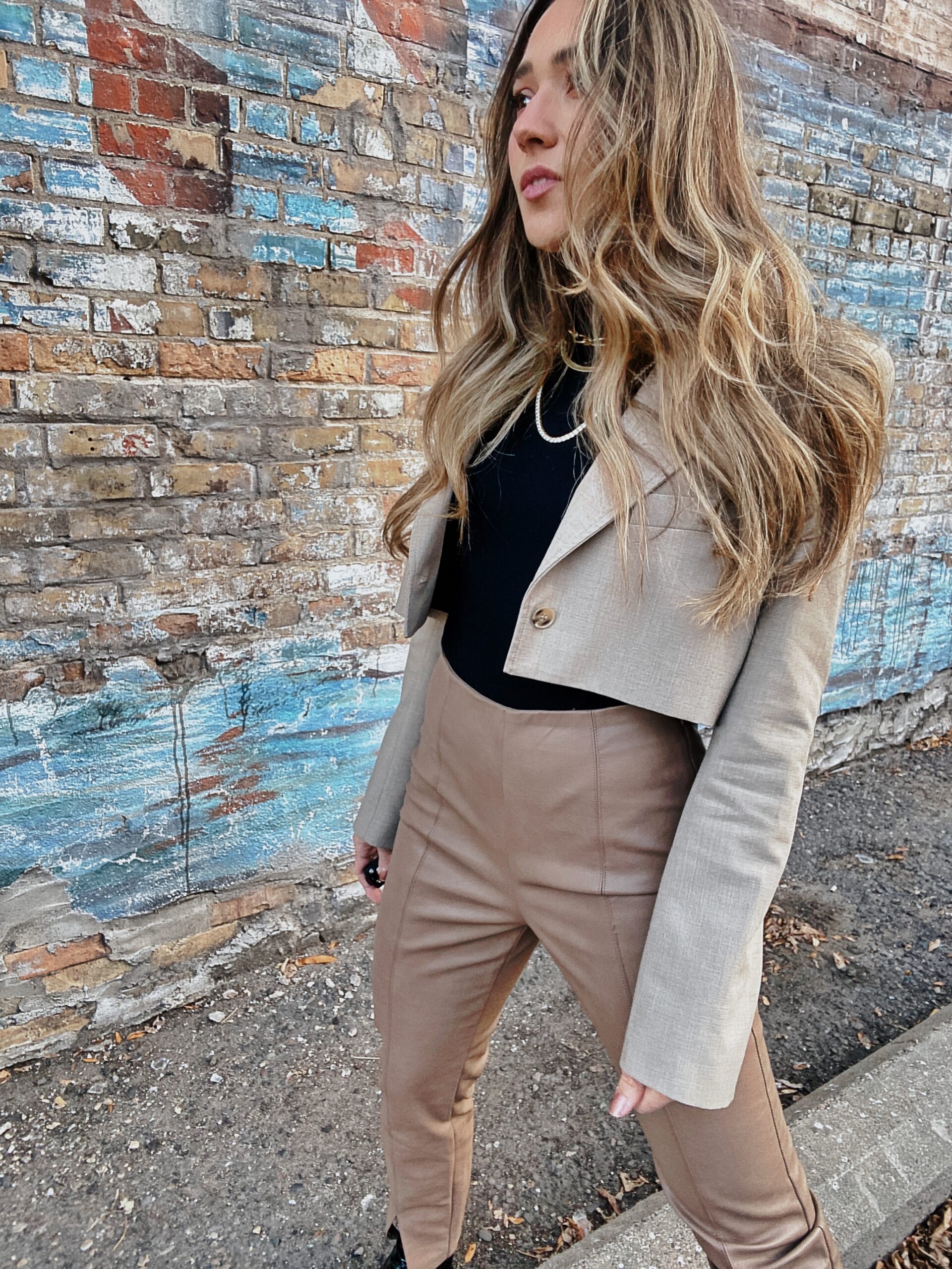 monochromatic look fall fashion trends street style