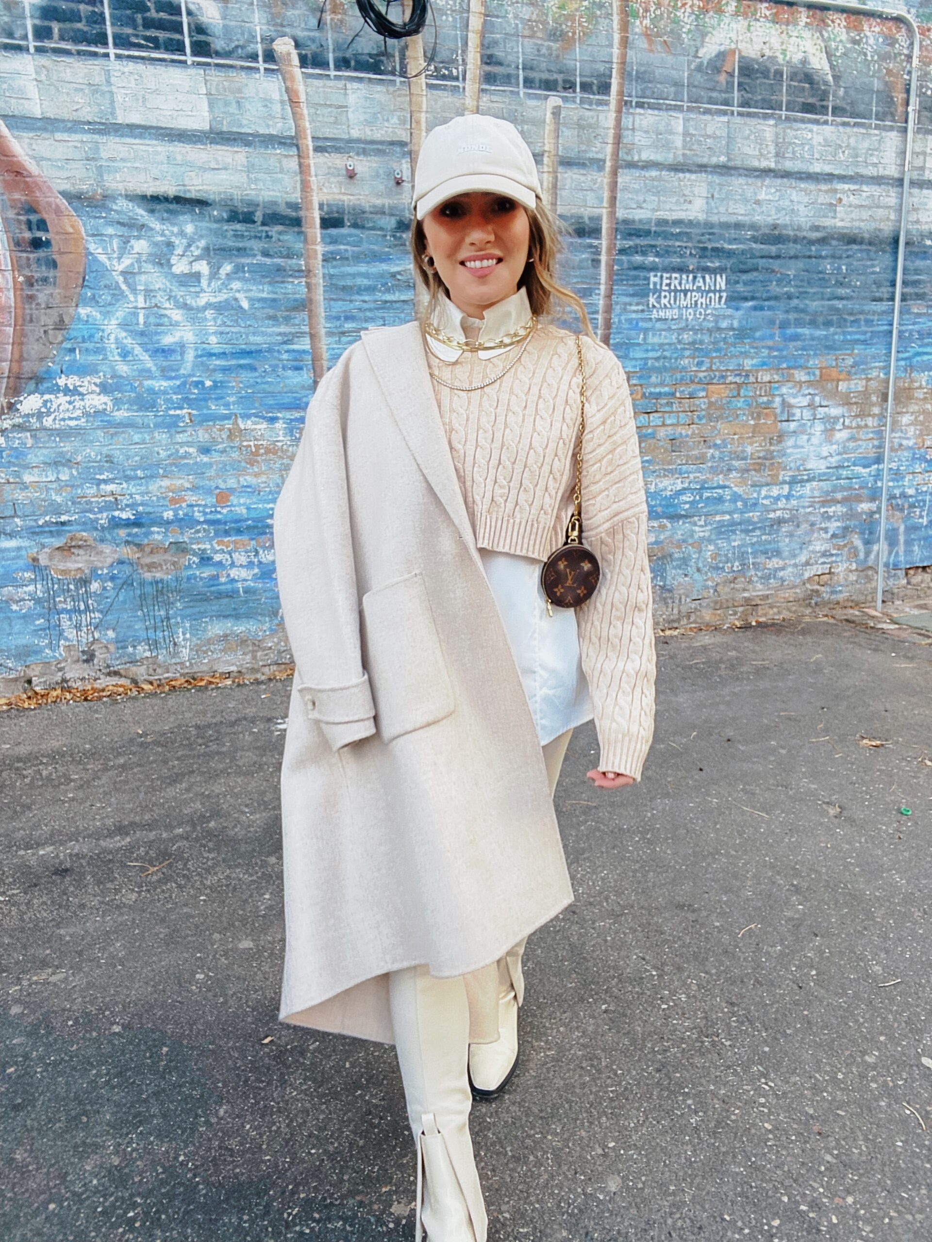 monochromatic look fall fashion trends street style